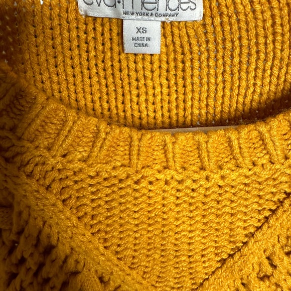 a jacket and two insulated leggings. size xs - Picture 4 of 8